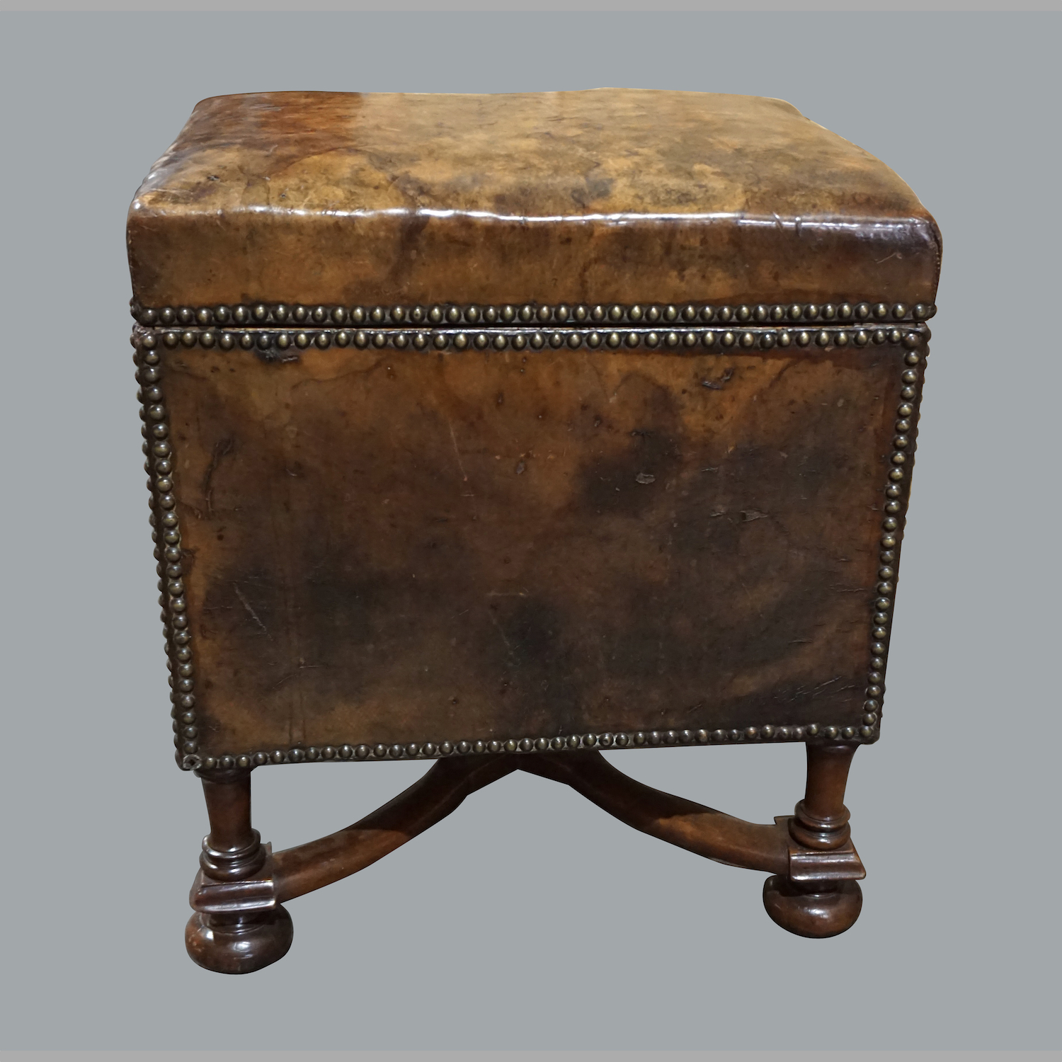 william-mary-style-leather-upholstered-c822-9